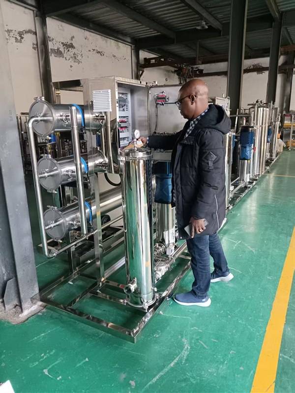 Walkthrough of the equipment and control cabinet